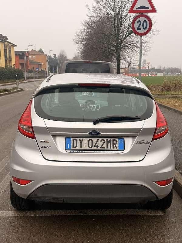 Usata Ford Fiesta 90 CV (66 kW) 2009 Berlina