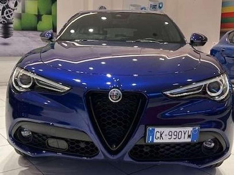 Blu anodizzato Usata 2022 Alfa Romeo Stelvio Sprint SUV | 26.000 € (Ottimo prezzo) - Immagine 1/4