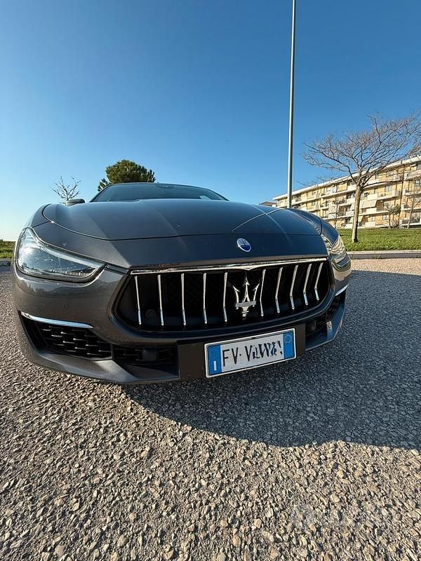 Usata Maserati Ghibli GranLusso 250 CV (183 kW) 2019 Grigio Berlina