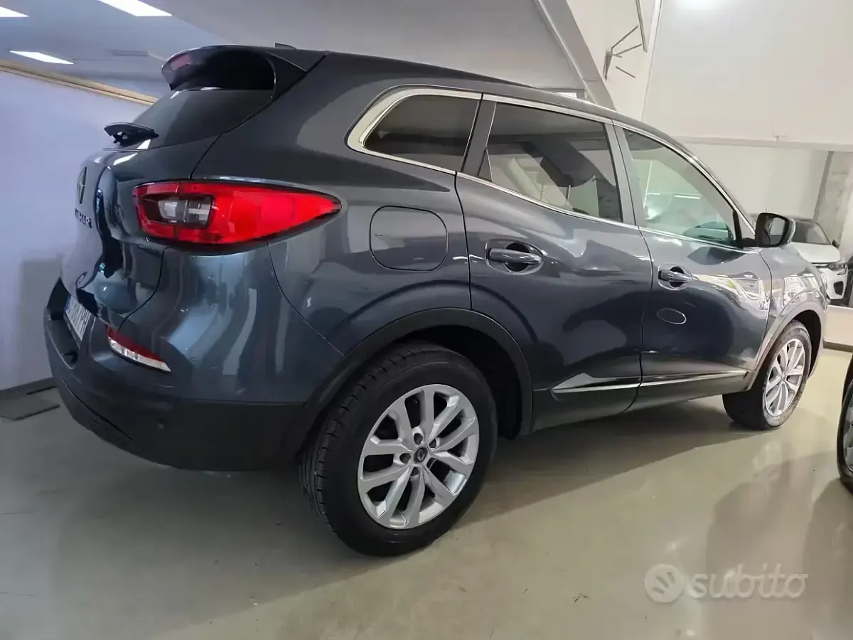 Second-hand Renault Kadjar 116 CP (85 kW) 2022 Albastru SUV