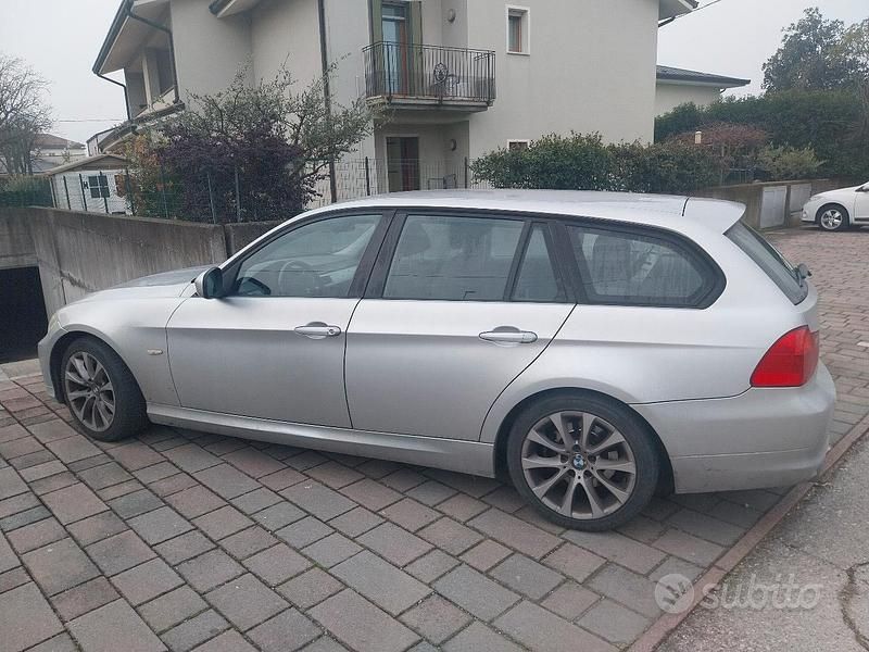 Usata BMW 316 115 CV (84 kW) 2010 Grigio Station wagon