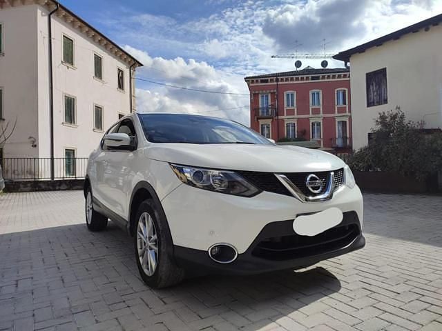 Usata Nissan Qashqai Tekna 110 CV (80 kW) 2014 Bianco SUV