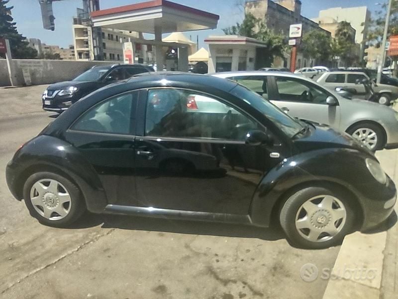 Usata VW Beetle 101 CV (74 kW) 2002 Nero Utilitaria