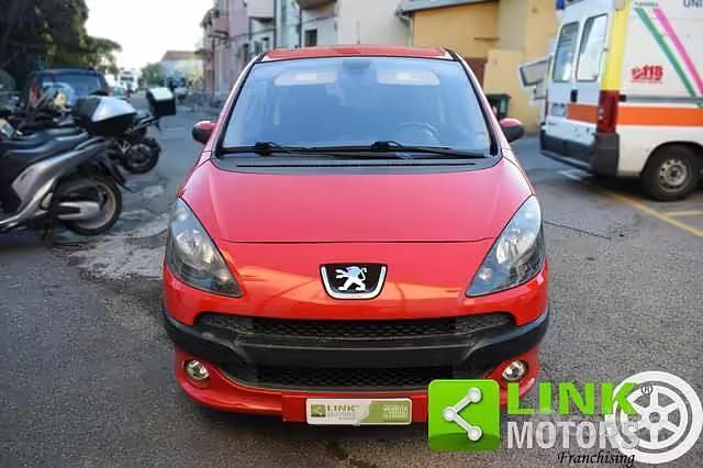 Usata Peugeot 1007 73 CV (53 kW) 2006 Rosso Monovolume