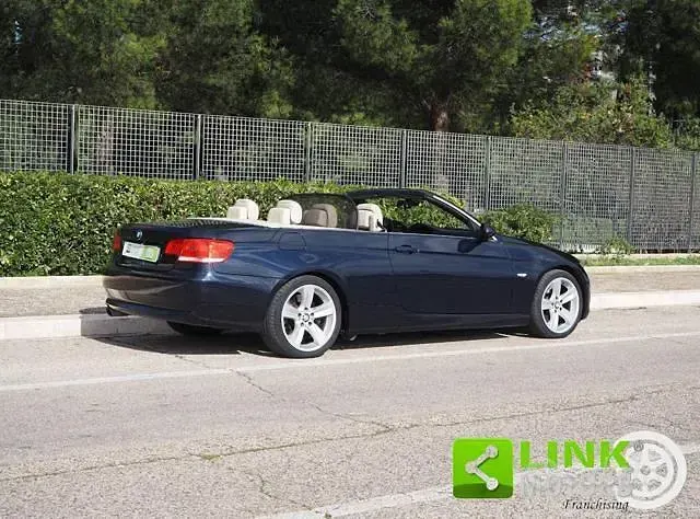Usado BMW 325 Cabriolet Efficient Dynamics 197 HP (144 kW) 2009 Azul Cabrios
