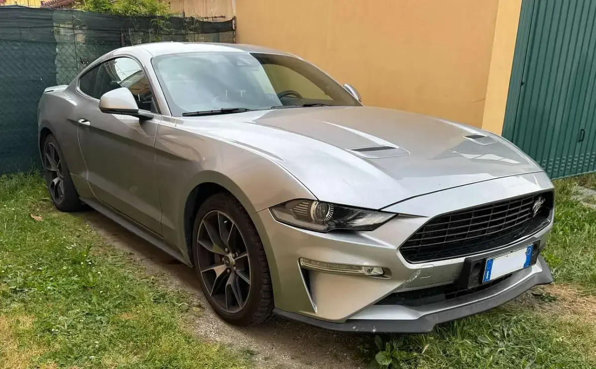 Usata Ford Mustang Fastback 291 CV (214 kW) 2020 Argento Coupé