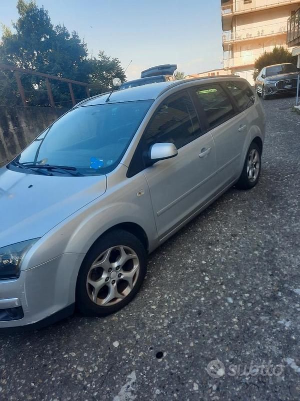 Usata Ford Focus 90 CV (66 kW) 2007 Grigio Station wagon