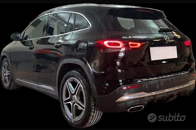 Usata Mercedes GLA200 Premium 150 CV (110 kW) 2021 Nero SUV