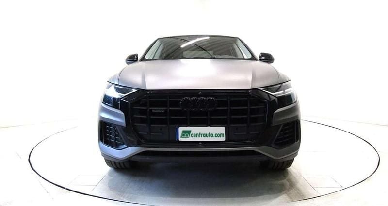 Usata Audi Q8 286 CV (210 kW) 2019 Grigio opaco SUV