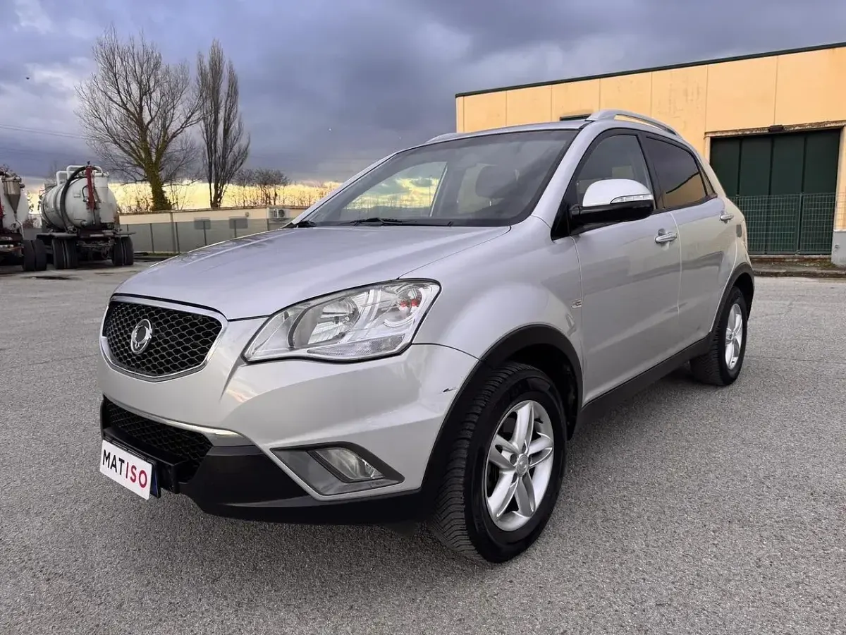 Usata SsangYong Korando 175 CV (128 kW) 2012 Argento SUV