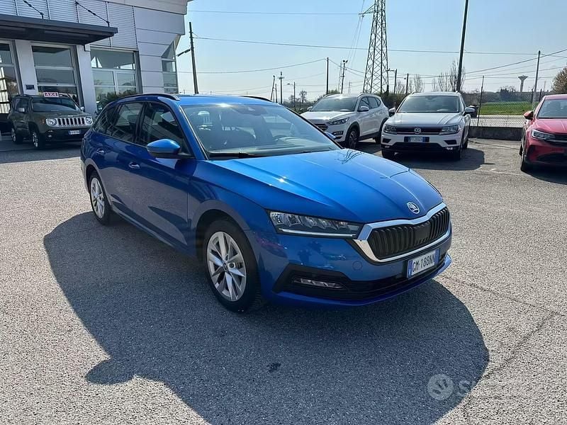Usata Skoda Octavia Executive 150 CV (110 kW) 2022 Blu Station wagon