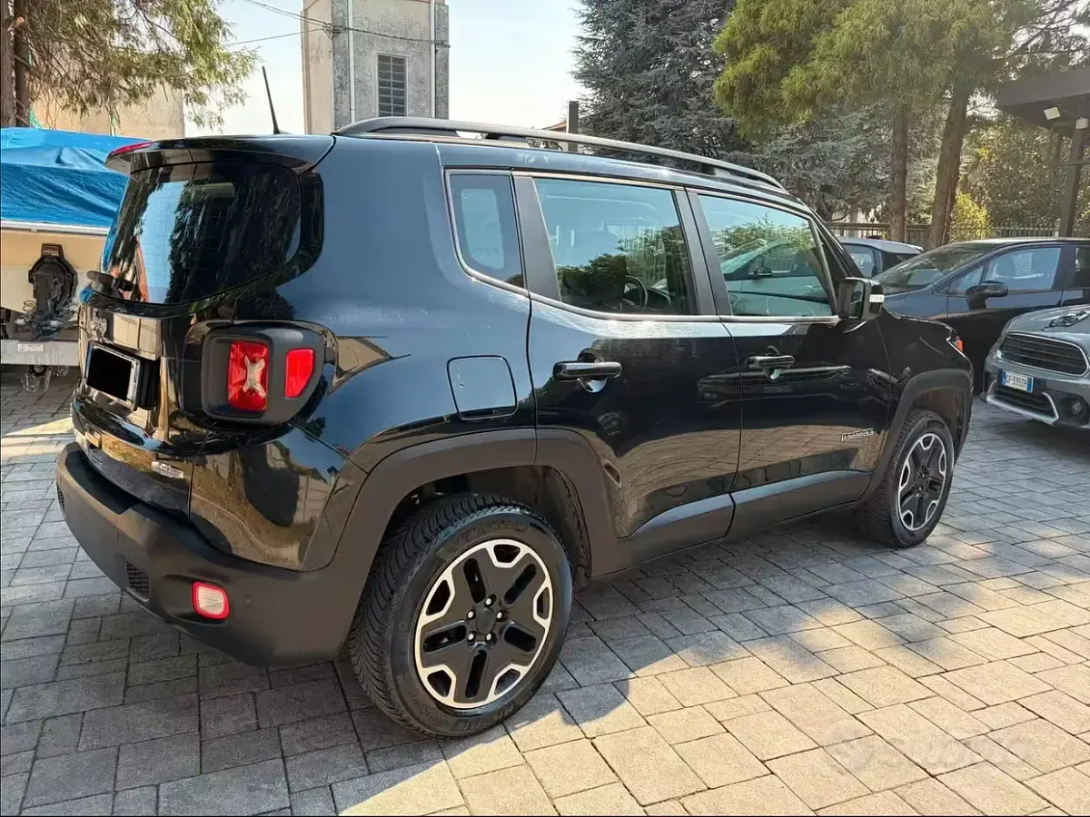 Usata Jeep Renegade Longitude 140 CV (102 kW) 2018 Nero SUV
