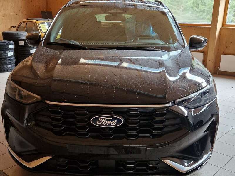 Usata Ford Kuga ST-Line X 184 CV (135 kW) 2024 Agate black SUV