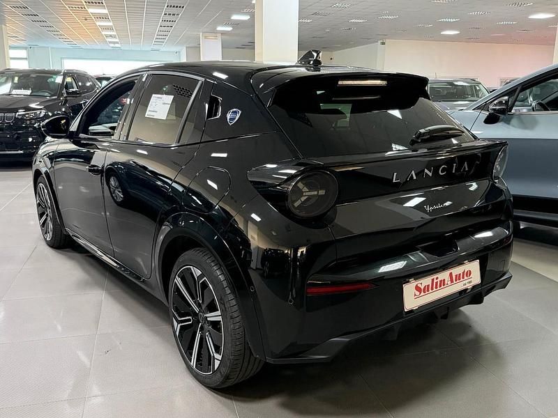 Usata Lancia Ypsilon 100 CV (73 kW) 2025 Nero Utilitaria