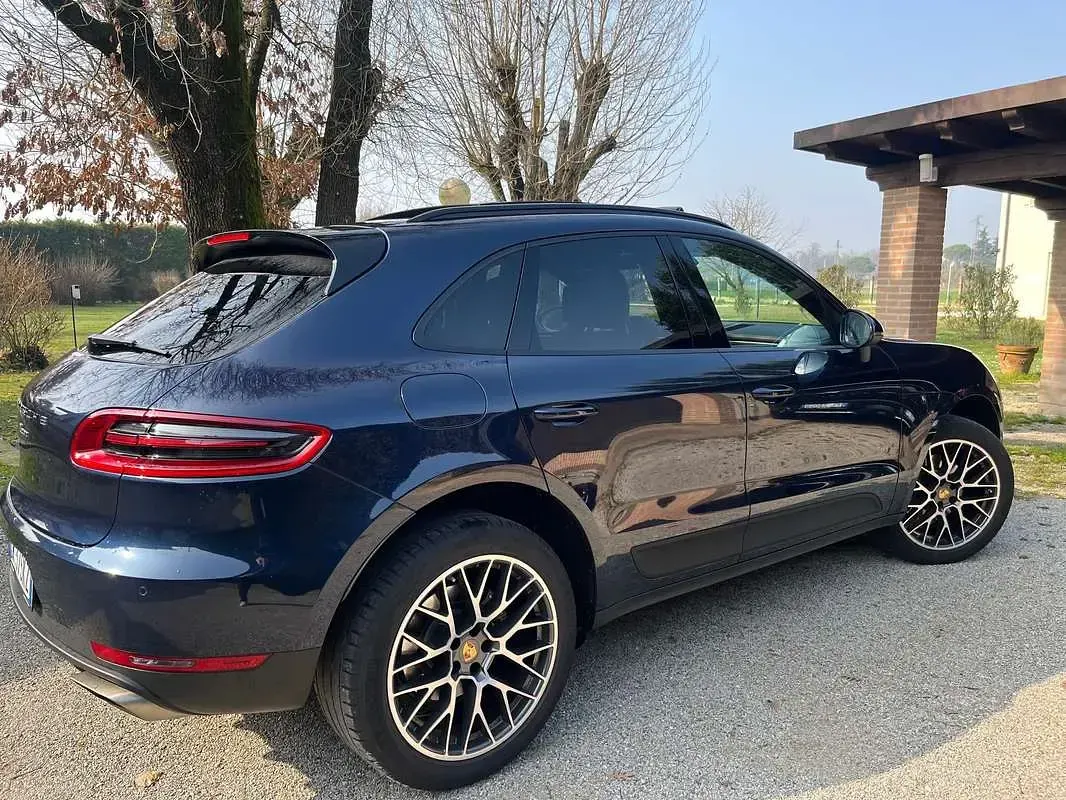 Usata Porsche Macan 245 CV (180 kW) 2019 Blu/azzurro SUV