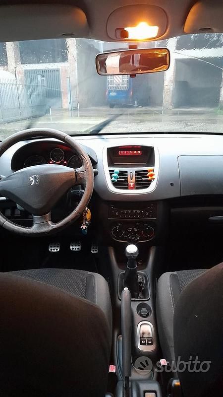 Usata Peugeot 206 68 CV (50 kW) 2010 Bianco Berlina