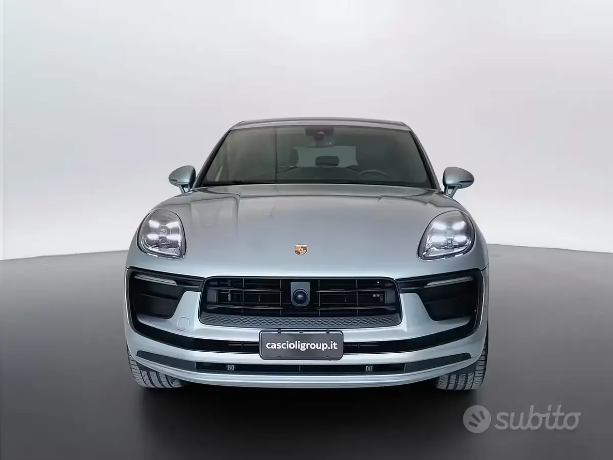 Usata Porsche Macan 265 CV (194 kW) 2022 Argento (metallizzato) SUV