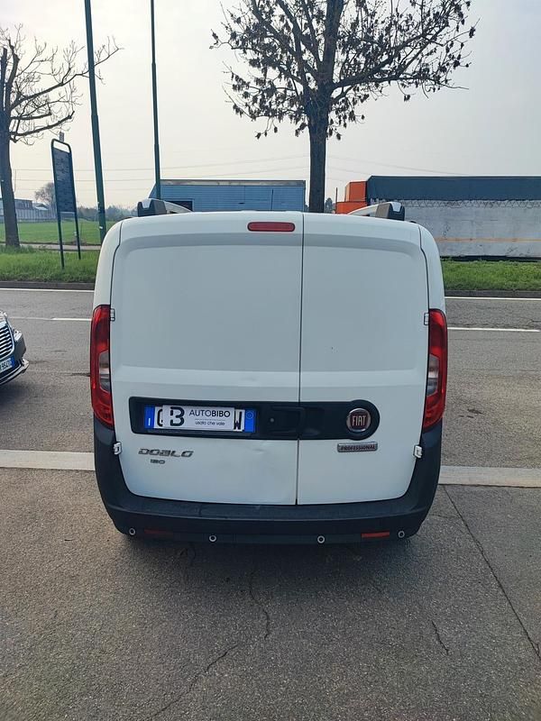 Usata Fiat Doblò 120 CV (88 kW) 2020 Bianco Monovolume