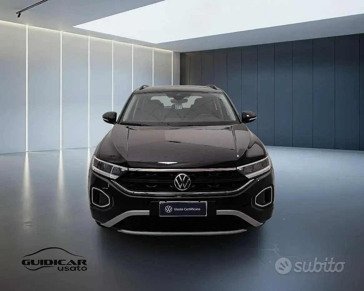 Usata VW T-Roc Life 116 CV (85 kW) 2025 Nero SUV