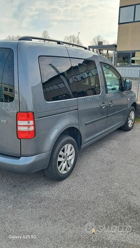 Usata VW Caddy 102 CV (75 kW) 2013 Grigio Monovolume