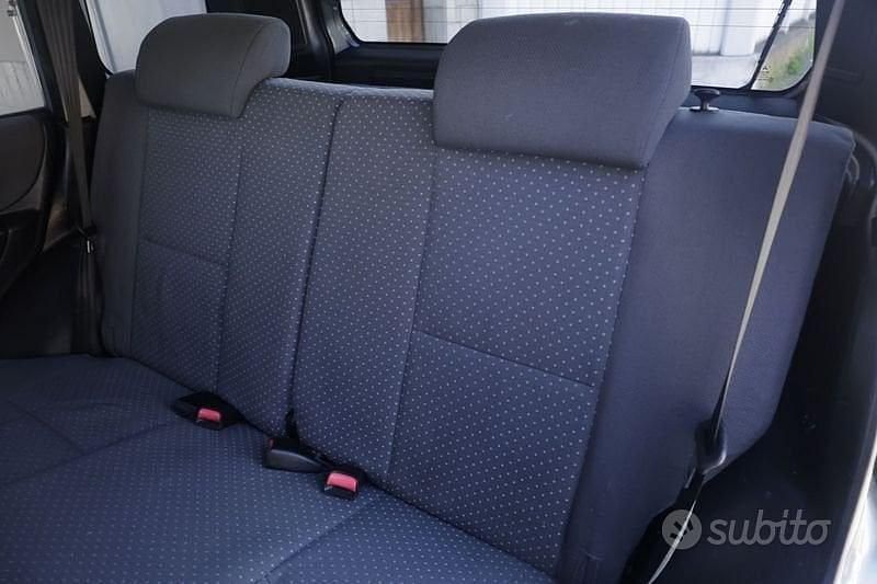 Usata Mitsubishi Pajero 114 CV (83 kW) 2004 Grigio SUV