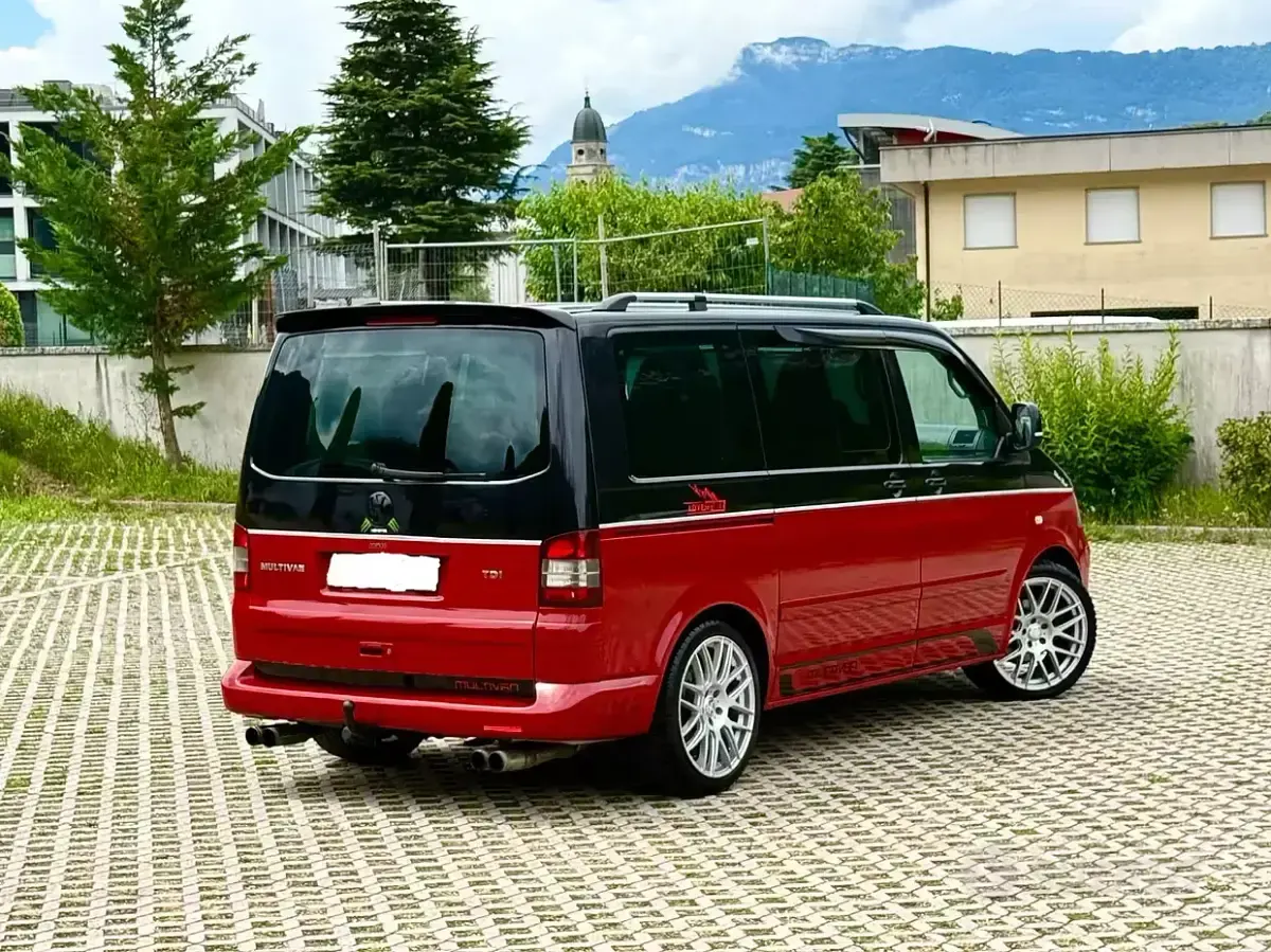 Usata VW Multivan Comfortline 174 CV (127 kW) 2005 Nero Monovolume