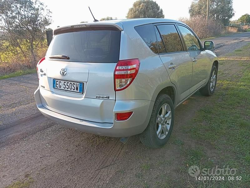 Usata Toyota RAV4 150 CV (110 kW) 2011 Grigio SUV