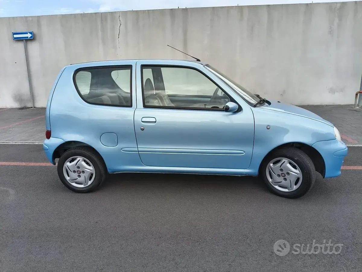 Usata Fiat 600 Anniversary 54 CV (39 kW) 2005 Bluazzurro Utilitaria
