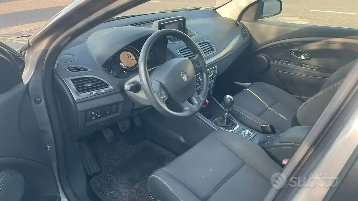 Usata Renault Mégane GrandTour 110 CV (80 kW) 2013 Grigio Station wagon