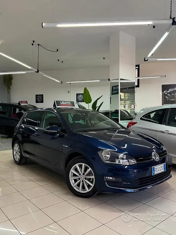 Begagnad VW Golf VII Executive 110 HK (80 kW) 2016 Blå Sedan