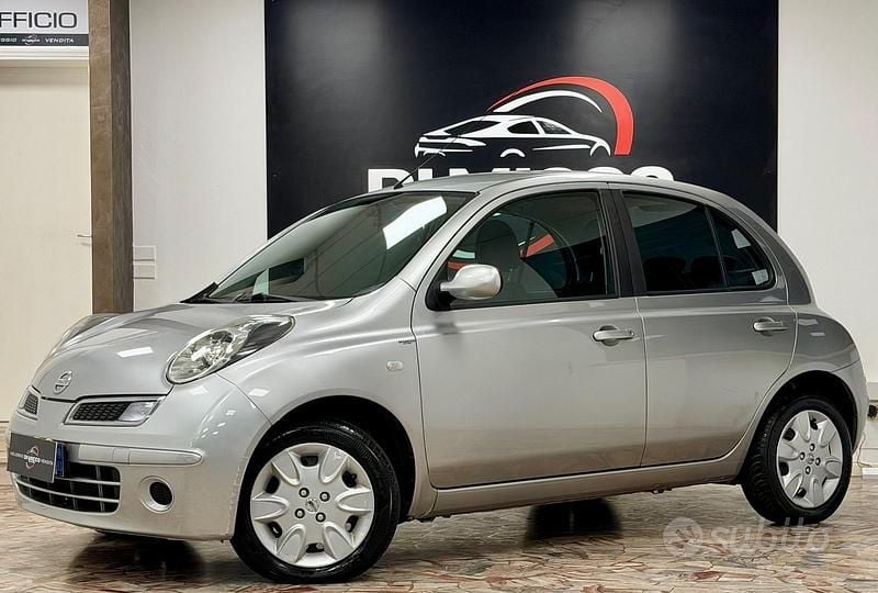 Argento Usata 2008 Nissan Micra Tre volumi | 2900 € (Buon prezzo) - Immagine 1/4
