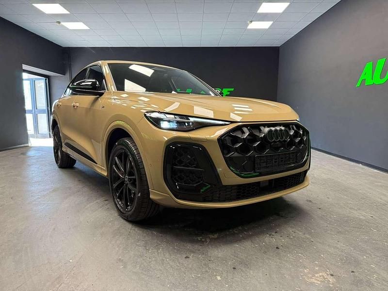 Beige Nuova 2025 Audi Q5 S-Line SUV | 74.000 € (Ottimo prezzo) - Immagine 1/4