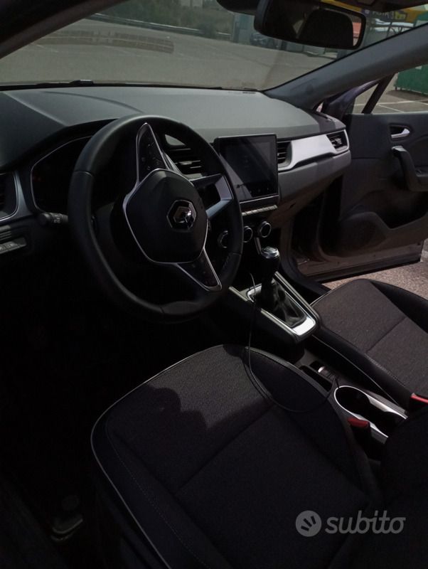 Usata Renault Captur 91 CV (66 kW) 2022 Grigio SUV