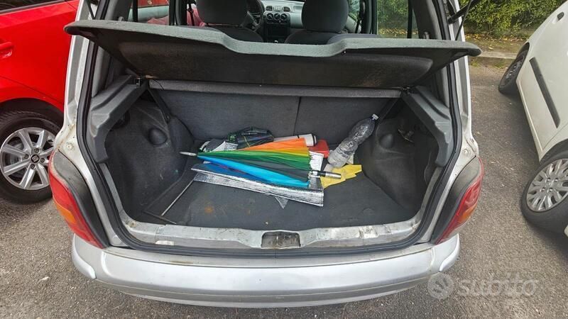 Usata Nissan Micra 57 CV (41 kW) 2000 Grigio Utilitaria