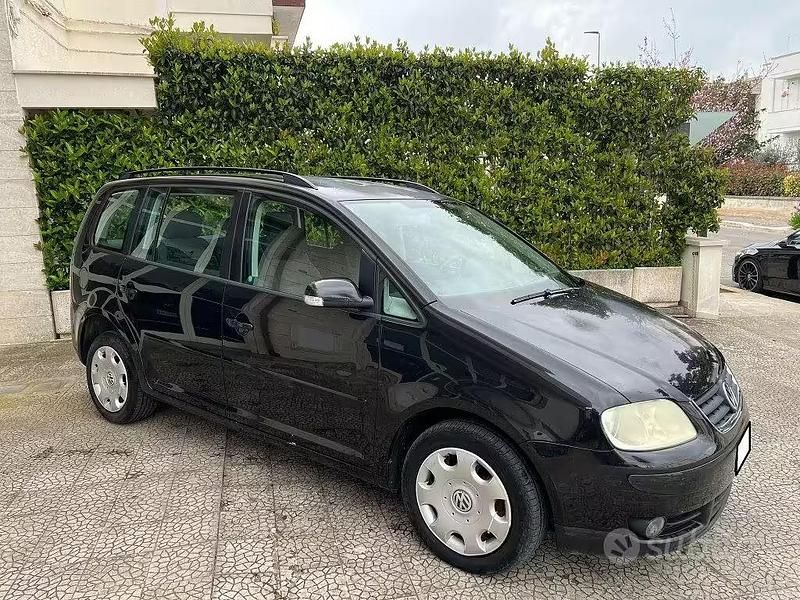 Usata VW Touran 101 CV (74 kW) 2004 Nero Monovolume