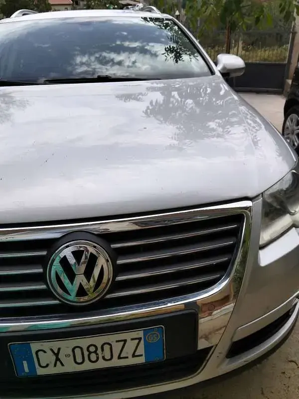Usata VW Passat 140 CV (102 kW) 2005 Argento Station wagon