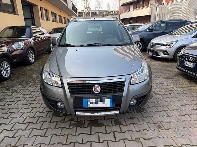Usata Fiat Sedici Dynamic 107 CV (78 kW) 2009 Grigio scuro SUV