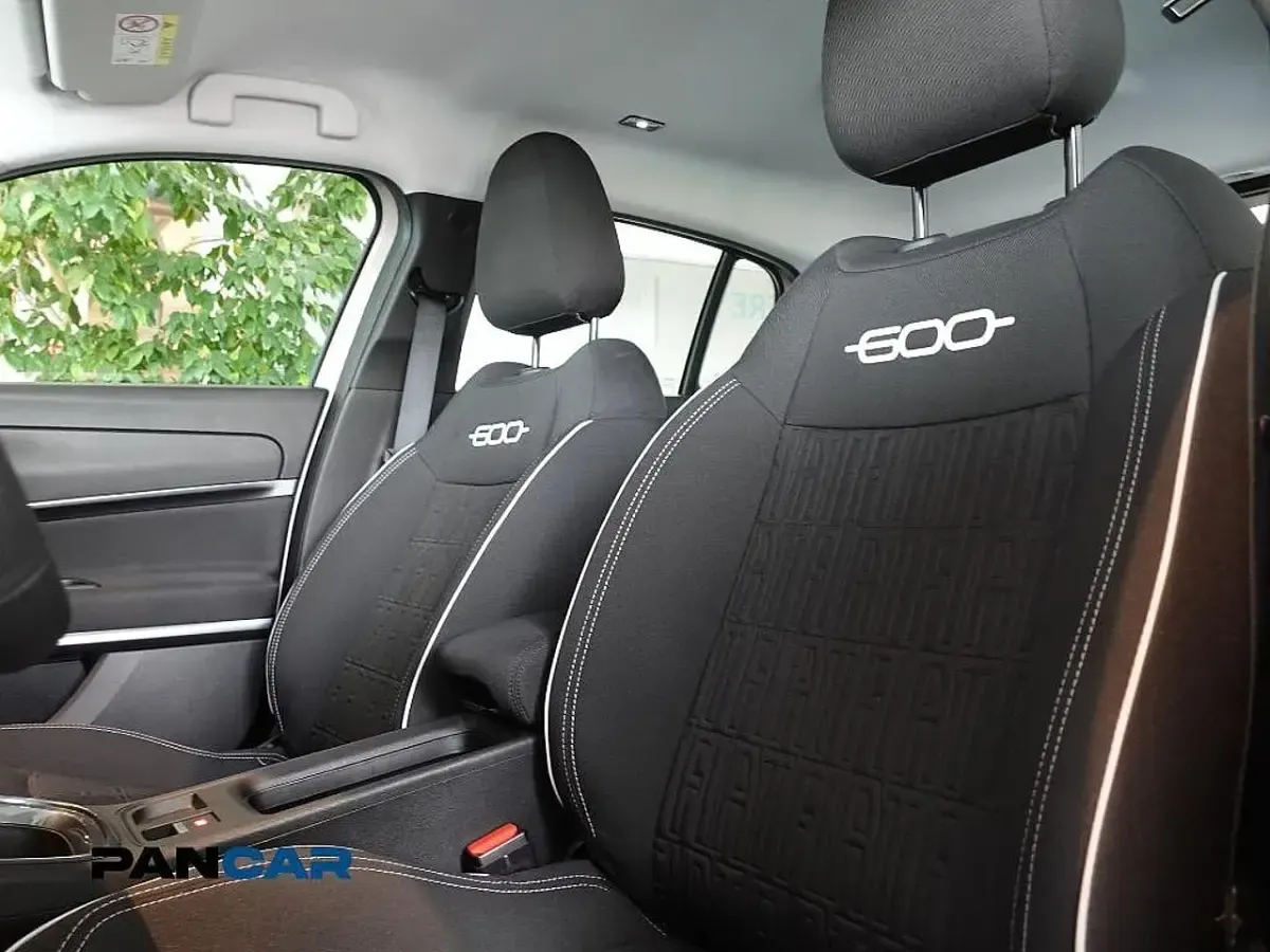 Usata Fiat 600 Pop 145 CV (106 kW) 2025 Beige SUV