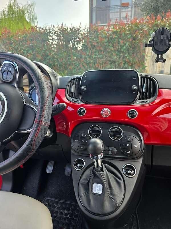 Usata Fiat 500 Dolcevita 69 CV (50 kW) 2022 Rosso Utilitaria