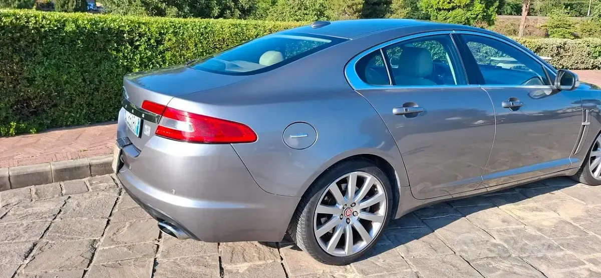 Usata Jaguar XF 207 CV (152 kW) 2008 Grigio Berlina