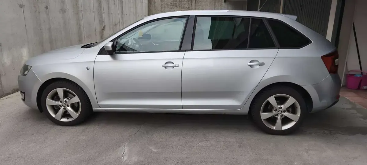 Usado Skoda Rapid Ambition 90 CV (66 kW) 2015 Utilitario