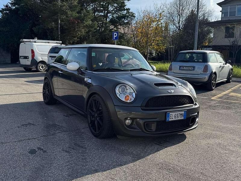 Usata Mini Cooper S 184 CV (135 kW) 2011 Grigio Utilitaria