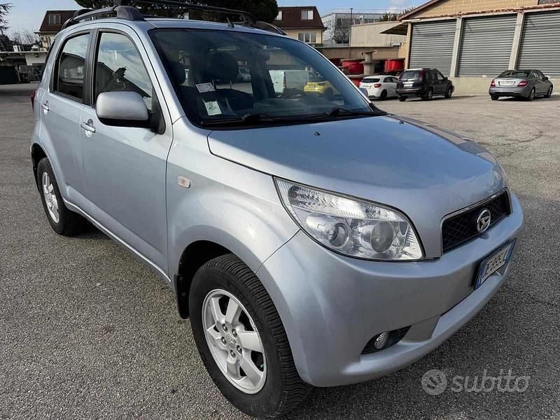 Usata Daihatsu Terios 104 CV (76 kW) 2007 Grigio SUV