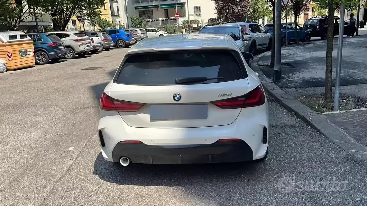 Usata BMW 116 M Sport 116 CV (85 kW) 2021 Bianco Utilitaria