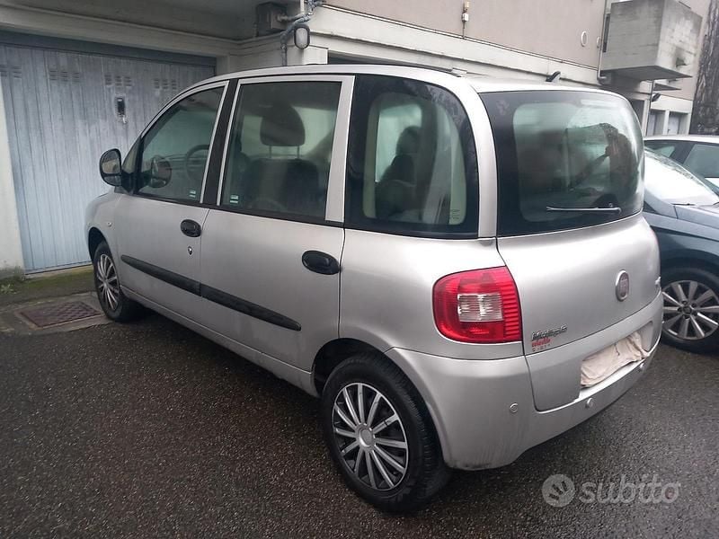 Usata Fiat Multipla 103 CV (75 kW) 2009 Grigio Monovolume