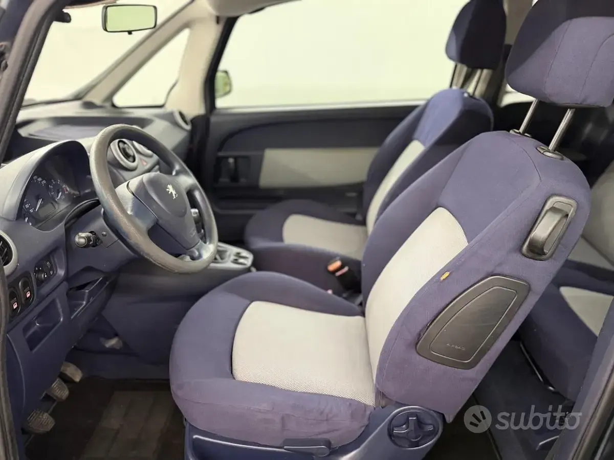 Usata Peugeot 1007 68 CV (50 kW) 2006 Bluazzurro Monovolume