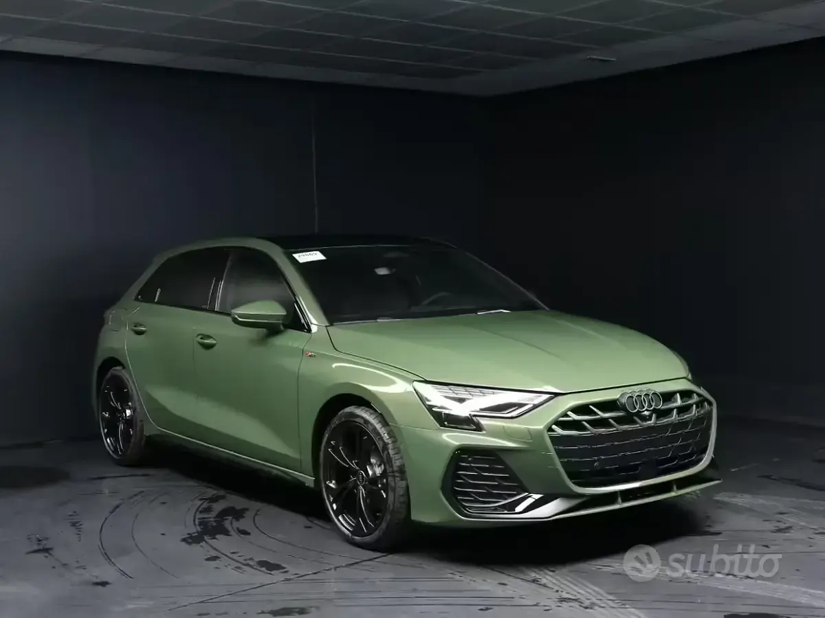 Nuova Audi A3 S-Line 150 CV (110 kW) 2025 Verde Berlina
