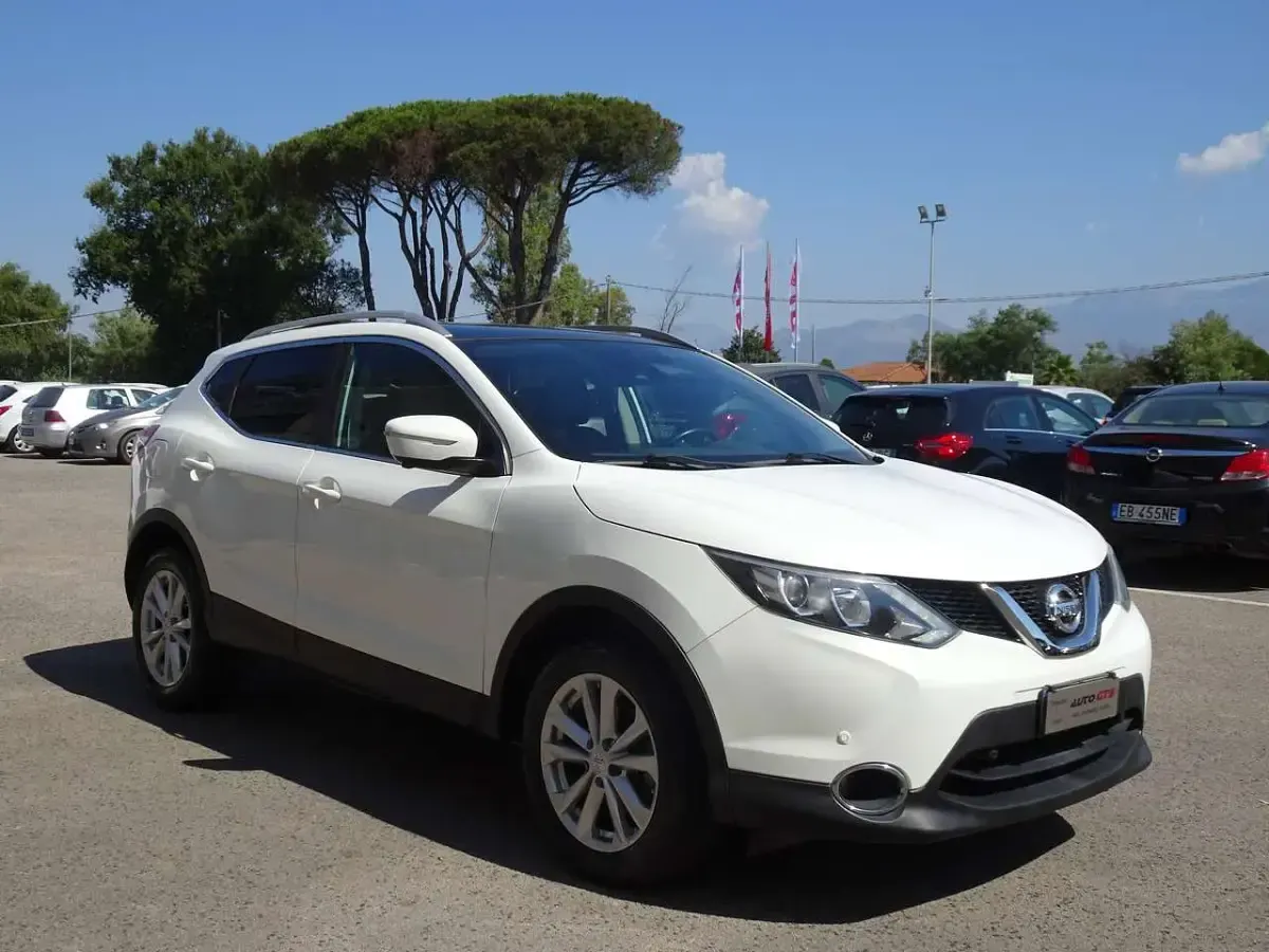 Usata Nissan Qashqai Acenta Premium 110 CV (80 kW) 2014 Bianco SUV