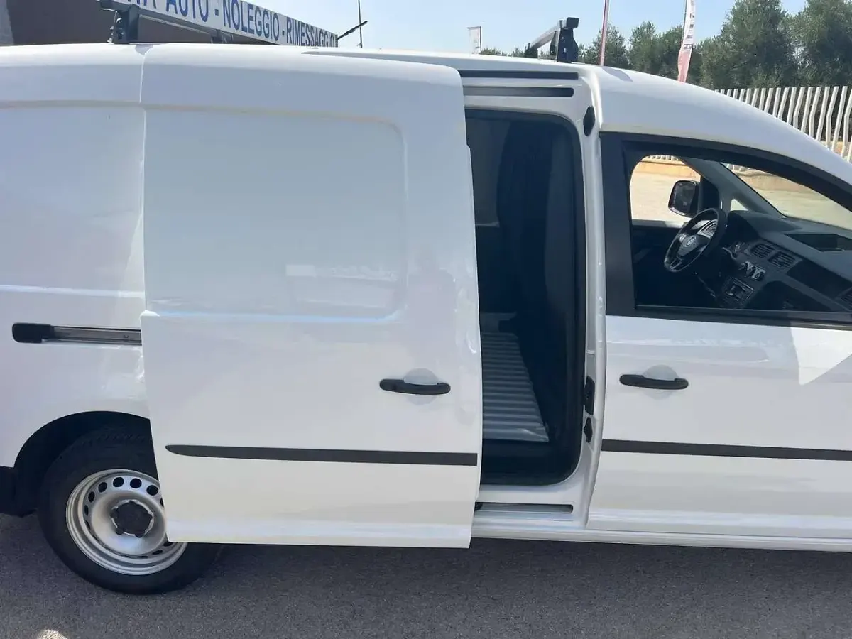 Usata VW Caddy 102 CV (75 kW) 2017 Bianco Monovolume