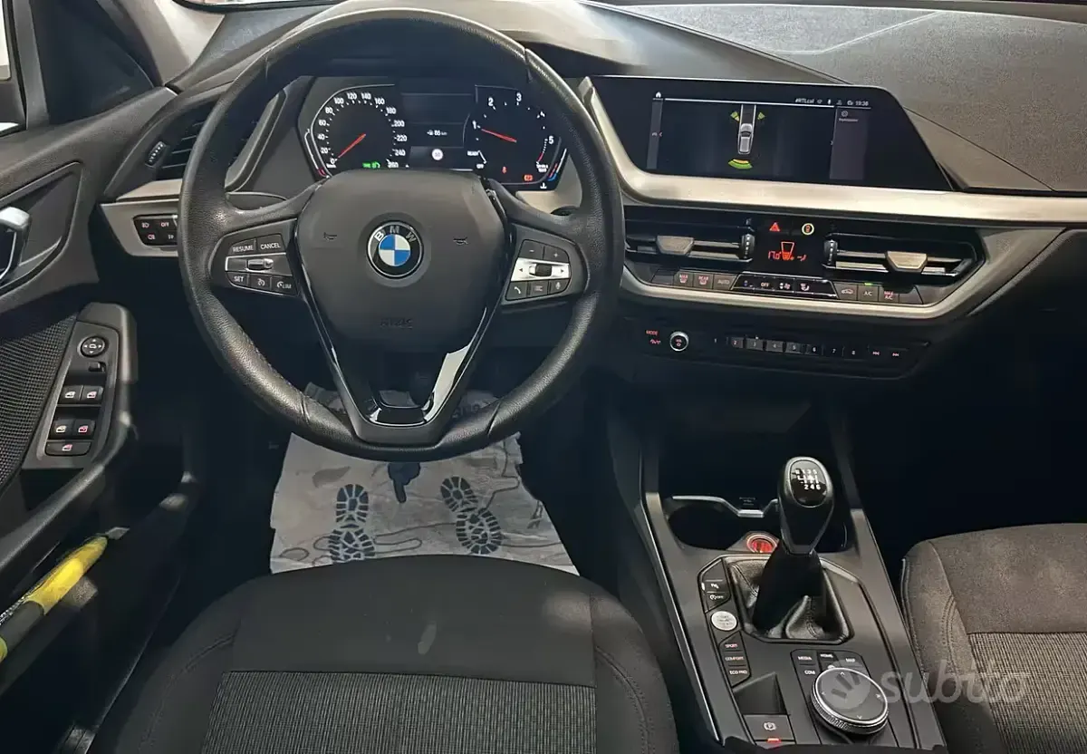Usata BMW 116 Advantage 150 CV (110 kW) 2020 Nero Utilitaria